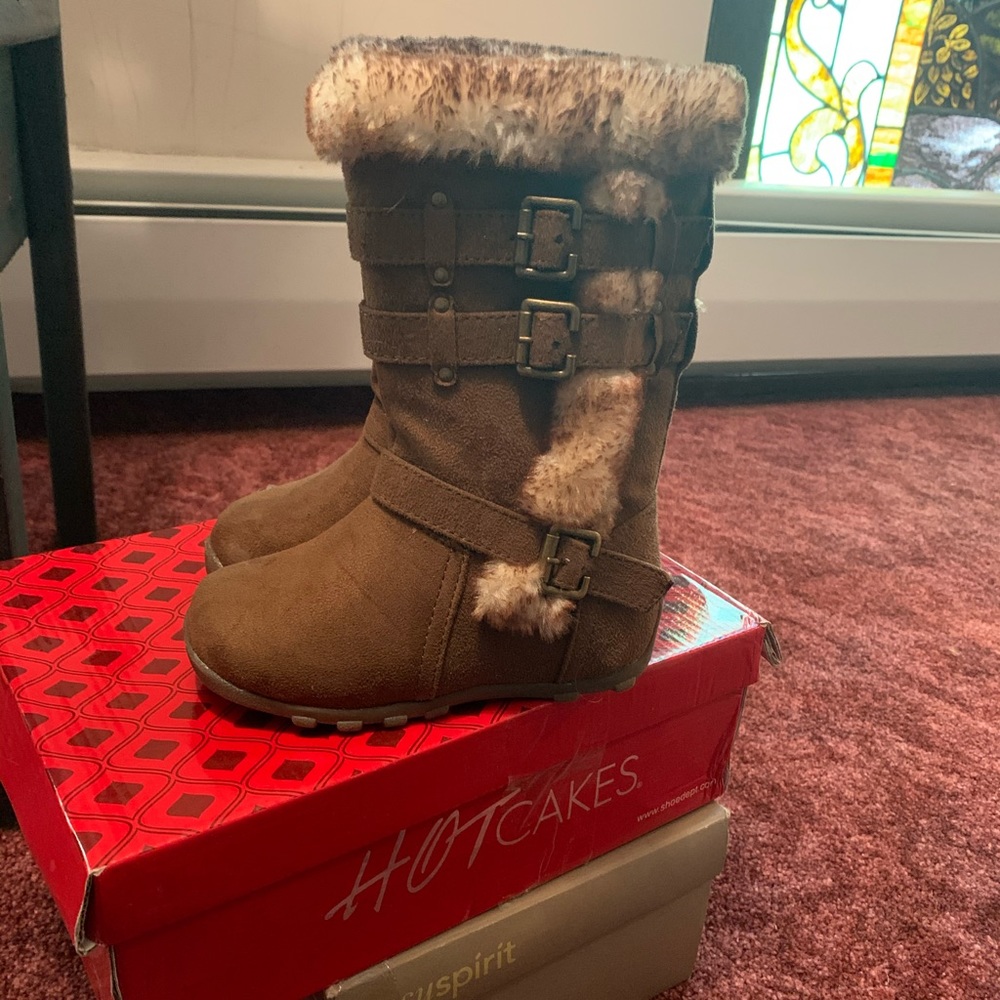 Kids winter boots